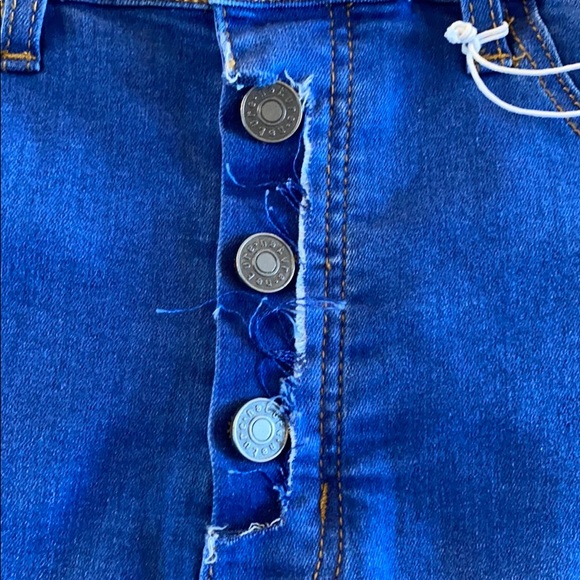 Nature Brand new high rise jean shorts - Picture 3 of 6